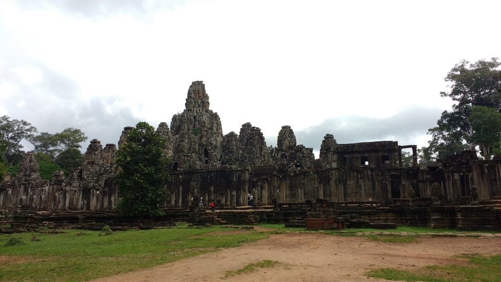 De Bayon tempel, heeft een heel andere stijl dan Angror Wat.