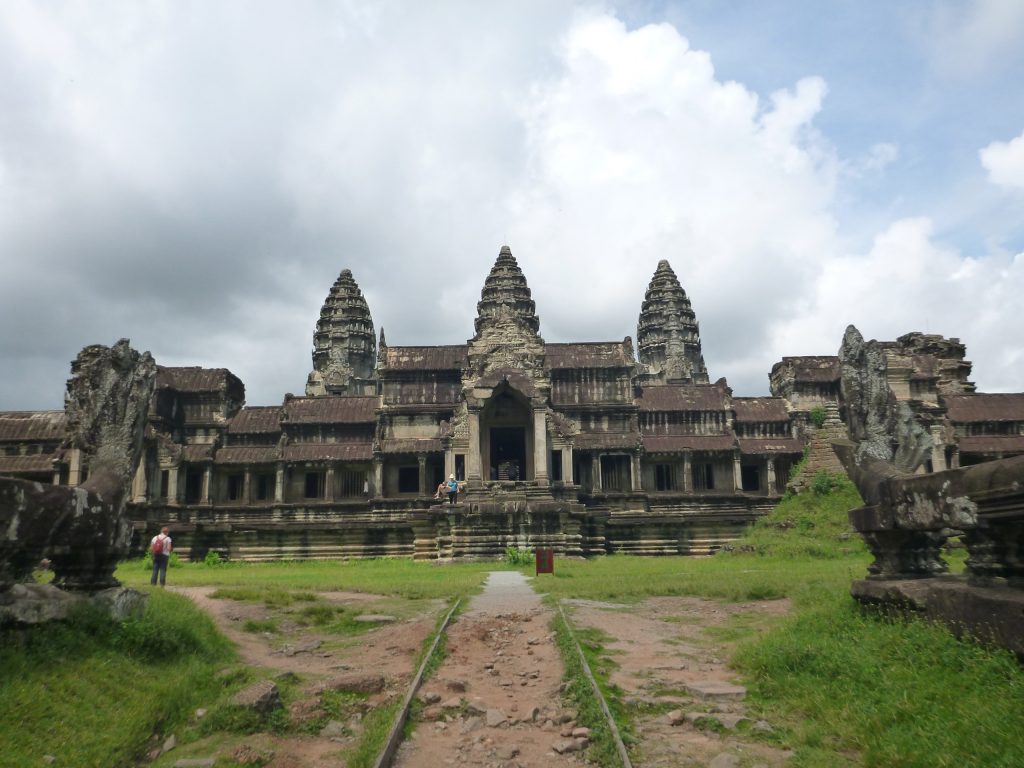 De achterkant van Angkor Wat is ook deze maal een stuk rustiger.