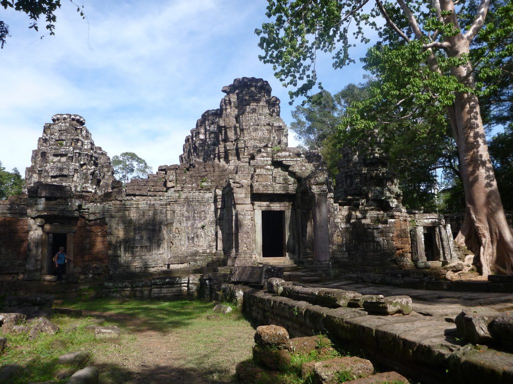 De achterkant van de tempel.